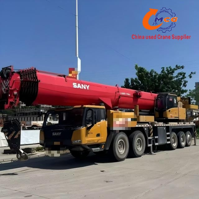 تستخدم 2023 Sany 130 طن 8 BOOM STC1300C8-6 شاحنة رافعة في حالة ممتازة.