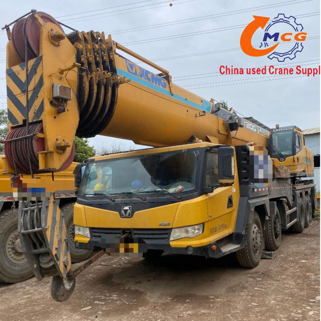 سيارة 2018 XCMG 100 طن من 6 طن رافعة الشاحنة في حالة جيدة وبسعر معقول.